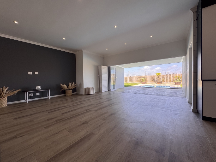 3 Bedroom Property for Sale in Country Club Western Cape